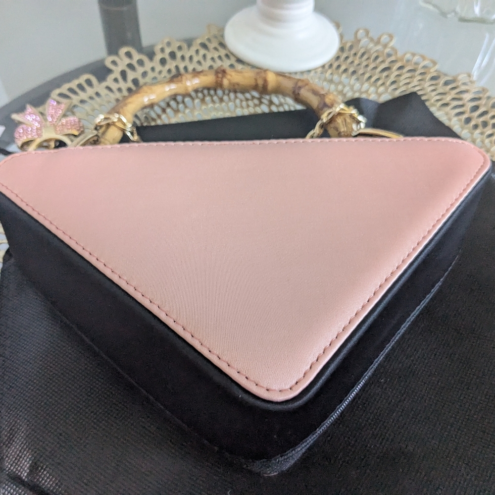 Prada - Picture 5 of 8